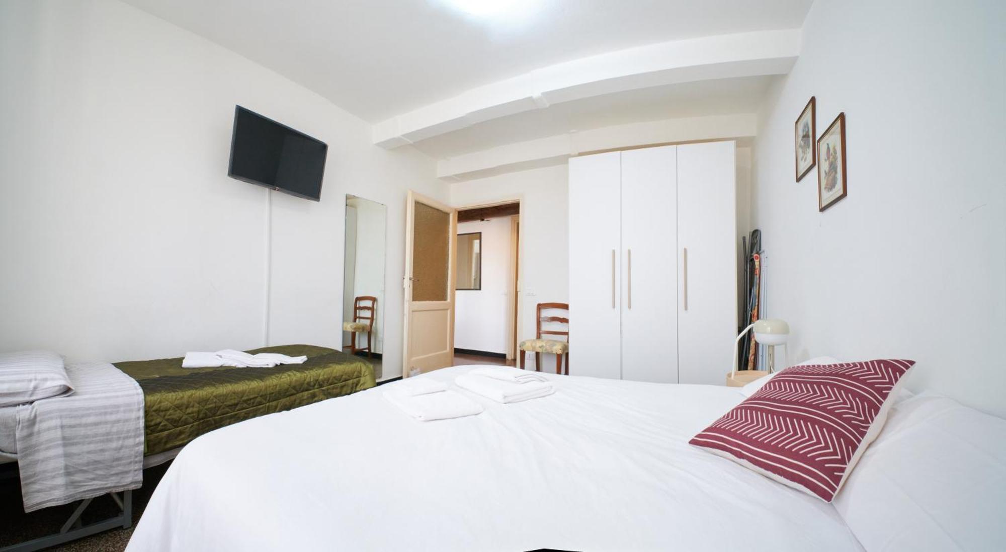 Cavour La Citta Vecchia Apartment Genoa Bagian luar foto